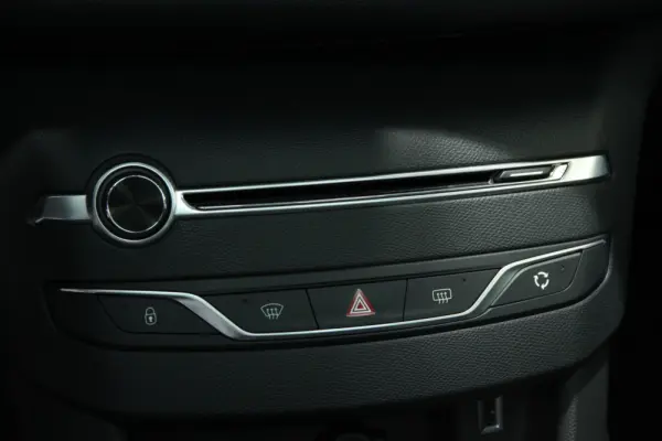 Peugeot 308 1.6 BlueHDi Allure 12