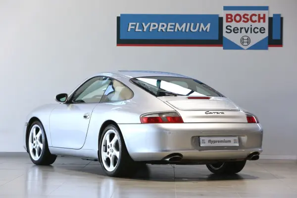 Porsche 911 (996) Carrera 29