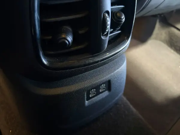MINI Countryman Auto D Black Edition 23
