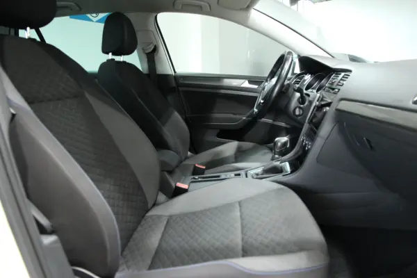 Volkswagen Golf 1.6 TDI R-Line DSG 4