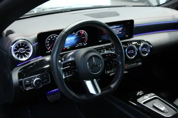 Mercedes-Benz CLA 250 e Shooting Brake AMG Line 10