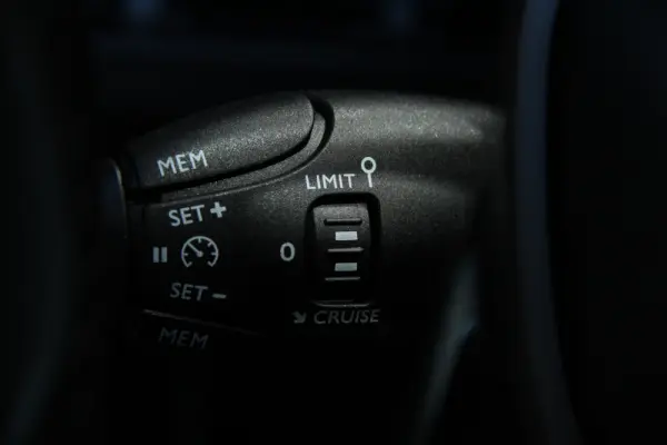 Peugeot 3008 PureTech 130 Stop & Start GPF Active 16