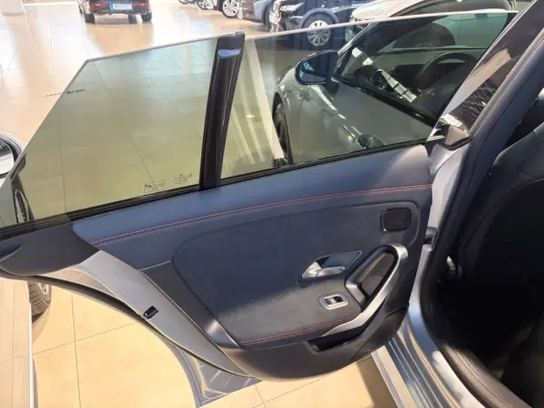 Mercedes-Benz CLA 250 e 8G-DCT AMG Line 13