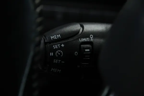 Peugeot 308 1.6 BlueHDi Allure 15