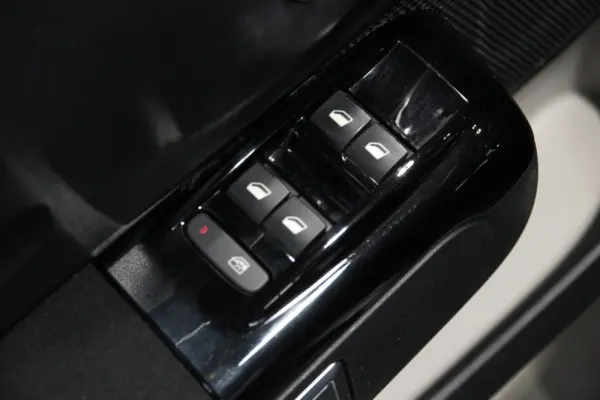 Citroen C3 1.2 PureTech C-Series 9
