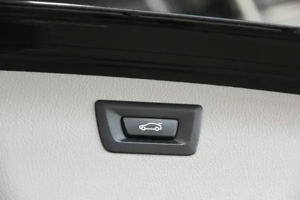 BMW 318 d Line Sport Auto 25