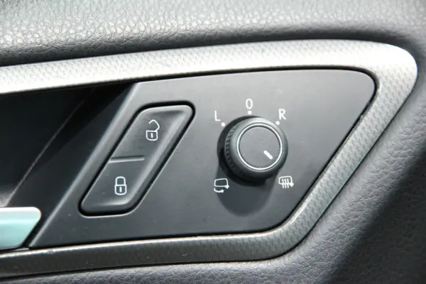 Volkswagen Golf 1.6 TDI R-Line DSG 9