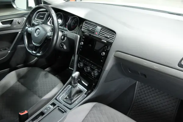 Volkswagen Golf 1.6 TDI R-Line DSG 5