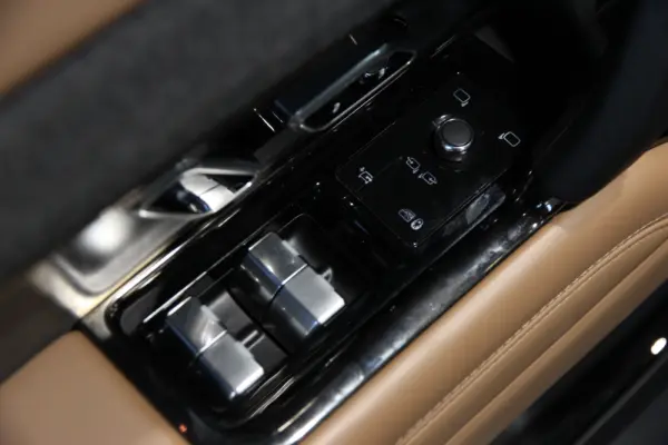 Land Rover Range Rover Sport 3.0 P440e Dynamic SE 10