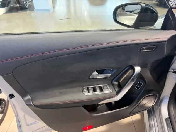 Mercedes-Benz CLA 250 e 8G-DCT AMG Line 15