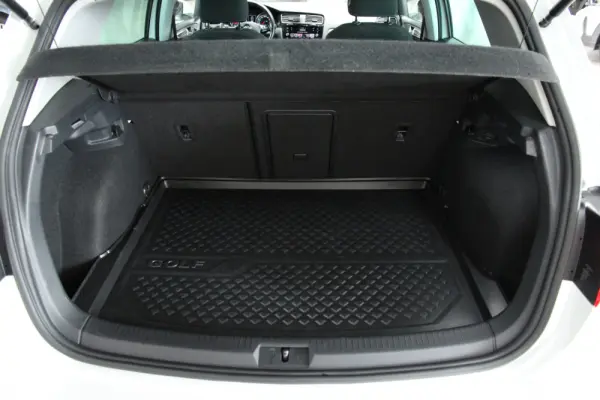 Volkswagen Golf 1.6 TDI R-Line DSG 21
