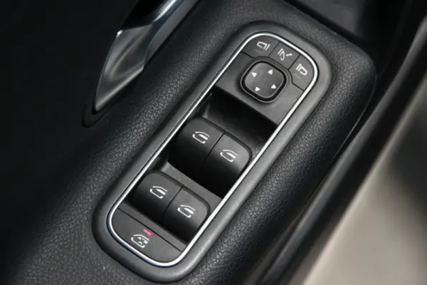 Mercedes-Benz A 250 e Style Plus 9