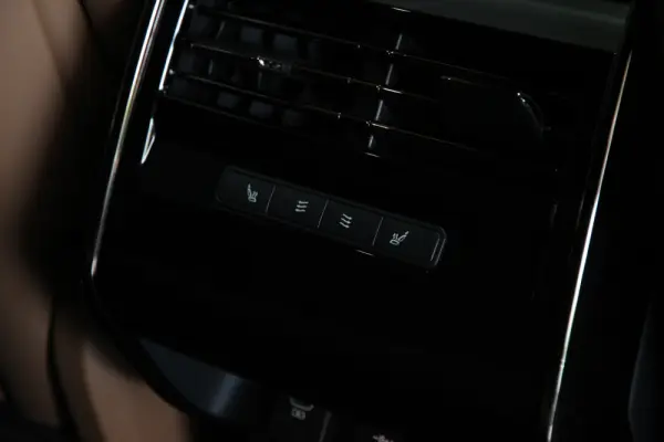 Land Rover Range Rover Sport 3.0 P440e Dynamic SE 28