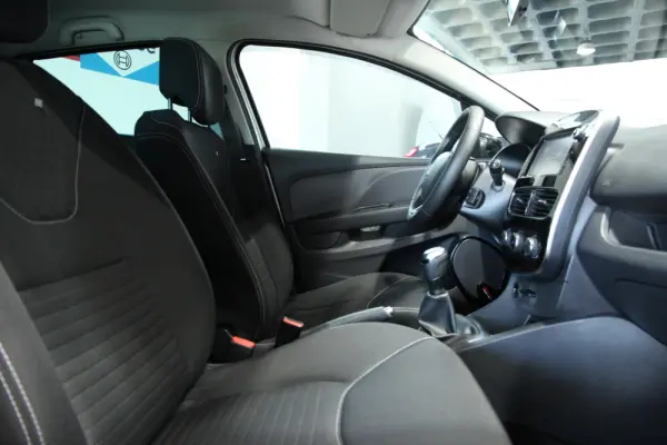 Renault Clio 0.9 TCe Limited Edition 17