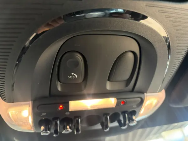 MINI Countryman Auto D Black Edition 18