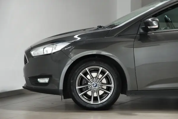 Ford Focus 1.0 EcoBoost Business 6