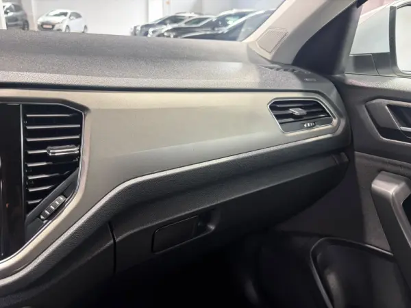 Volkswagen T-Roc 16