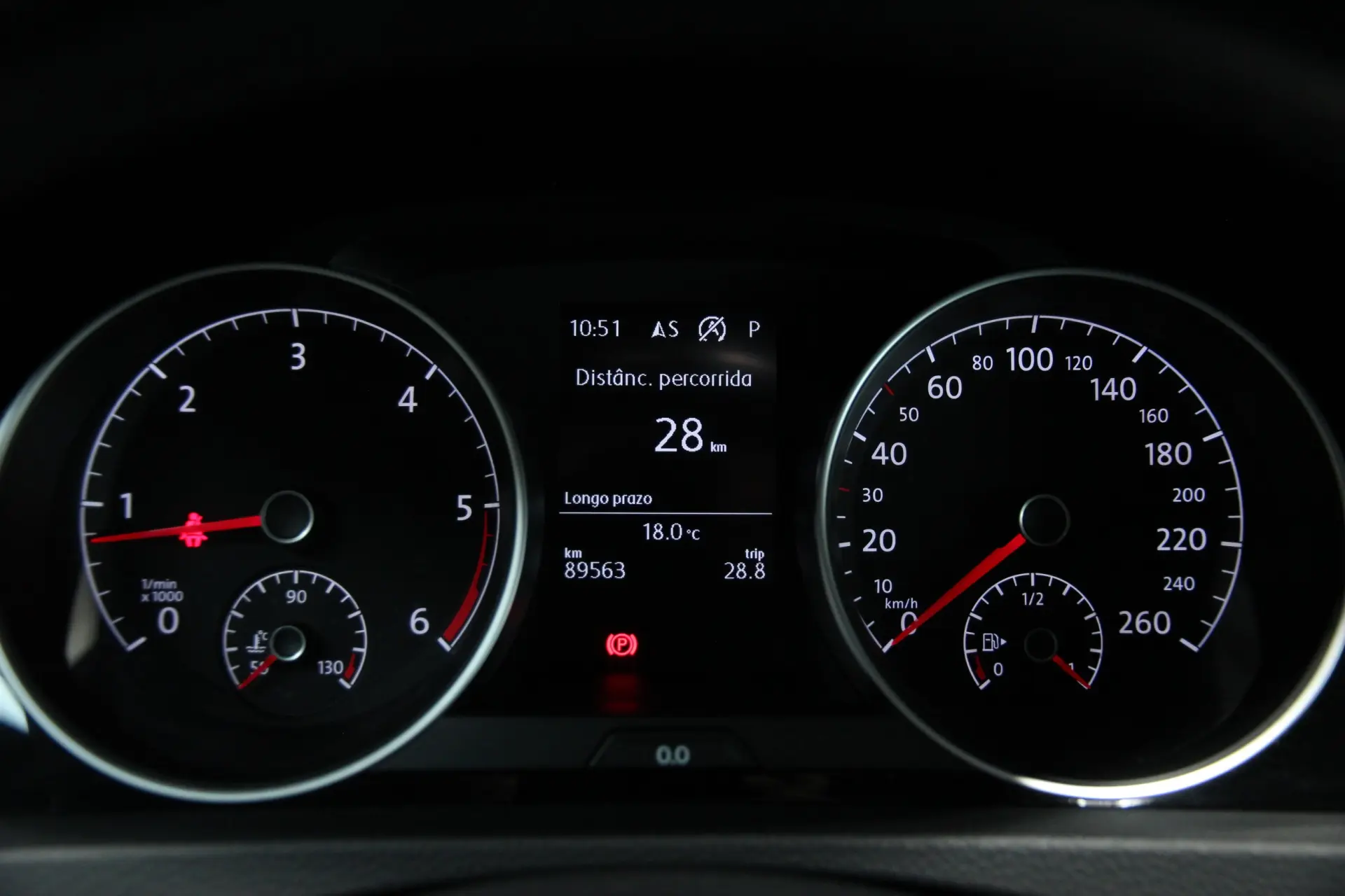 Volkswagen Golf 1.6 TDI R-Line DSG 19