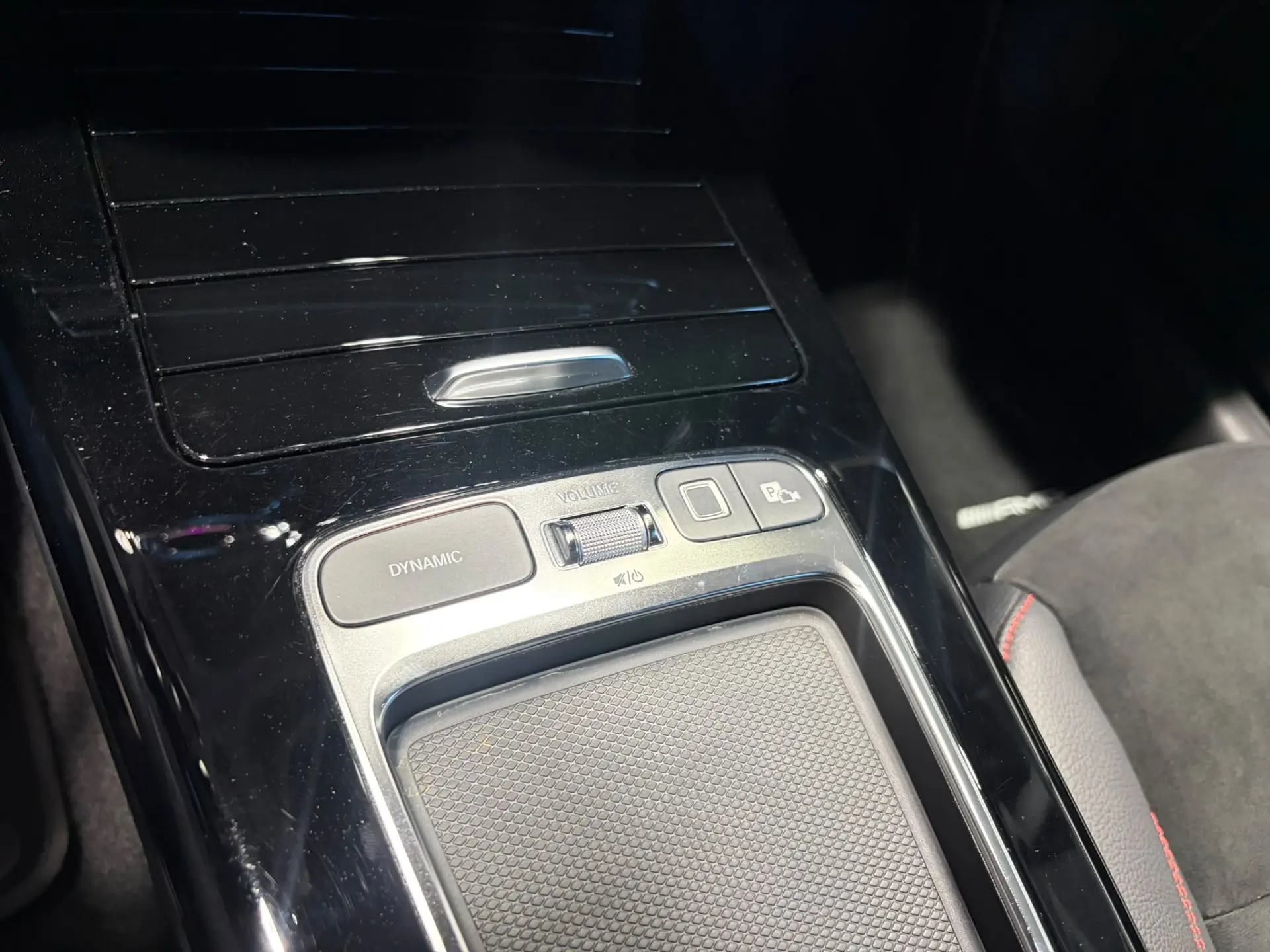 Mercedes-Benz CLA 250 e 8G-DCT AMG Line 22