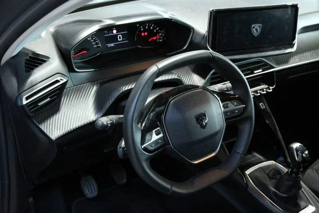 Peugeot 208 1.2 PureTech Active 15