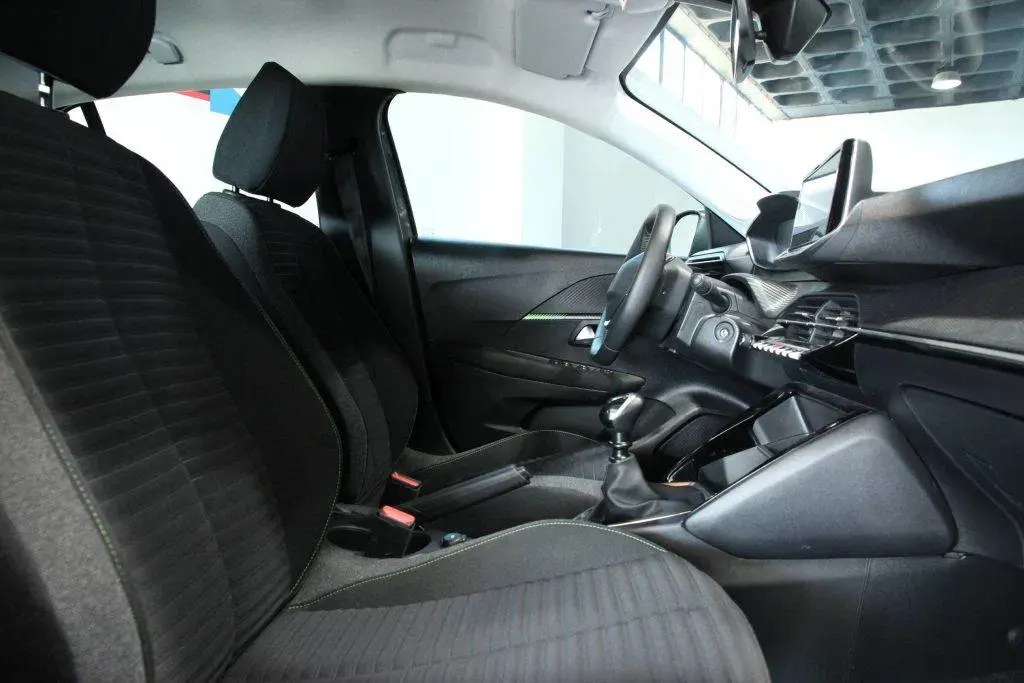 Peugeot 208 1.2 PureTech Active 17