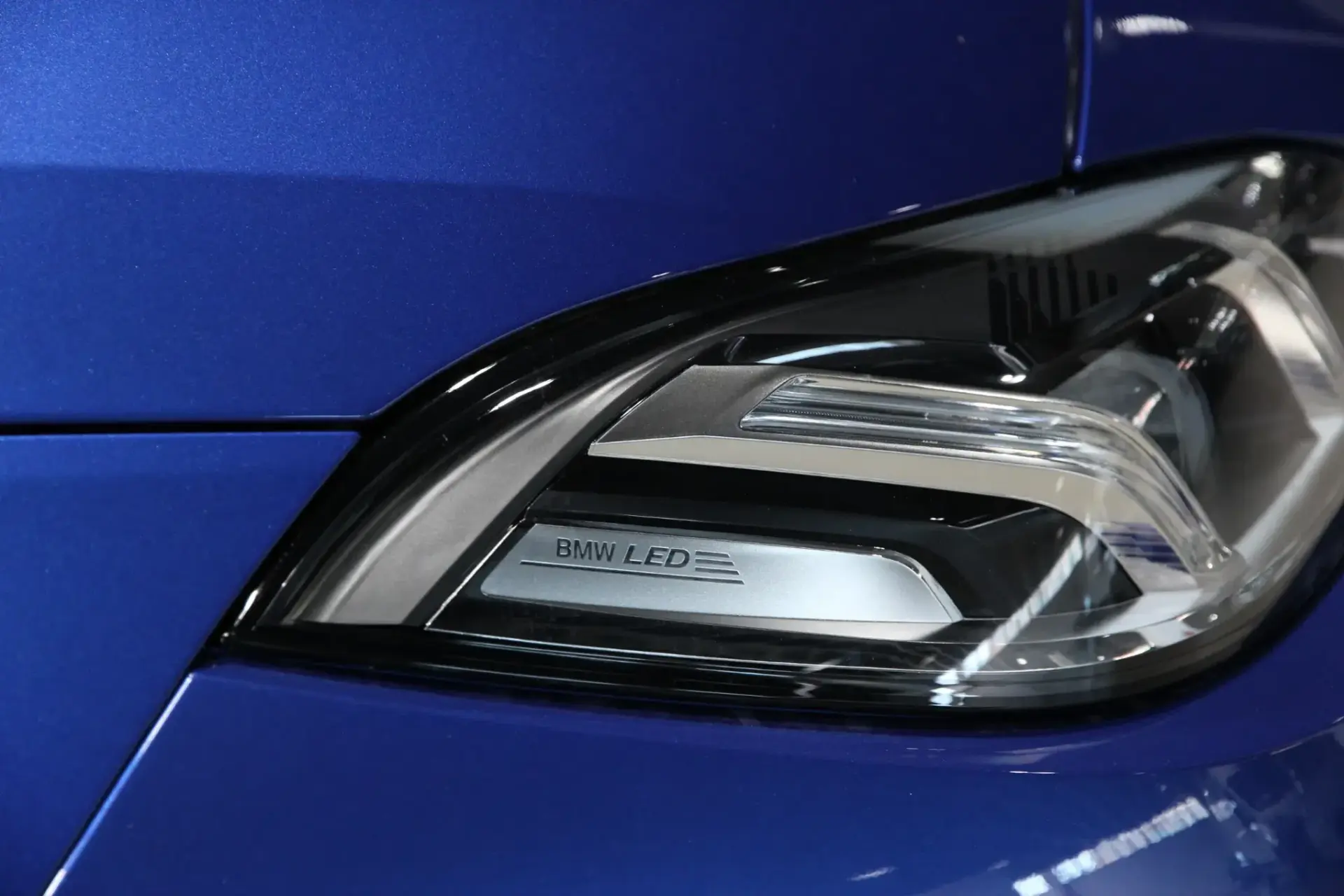 BMW M1 Outro 2