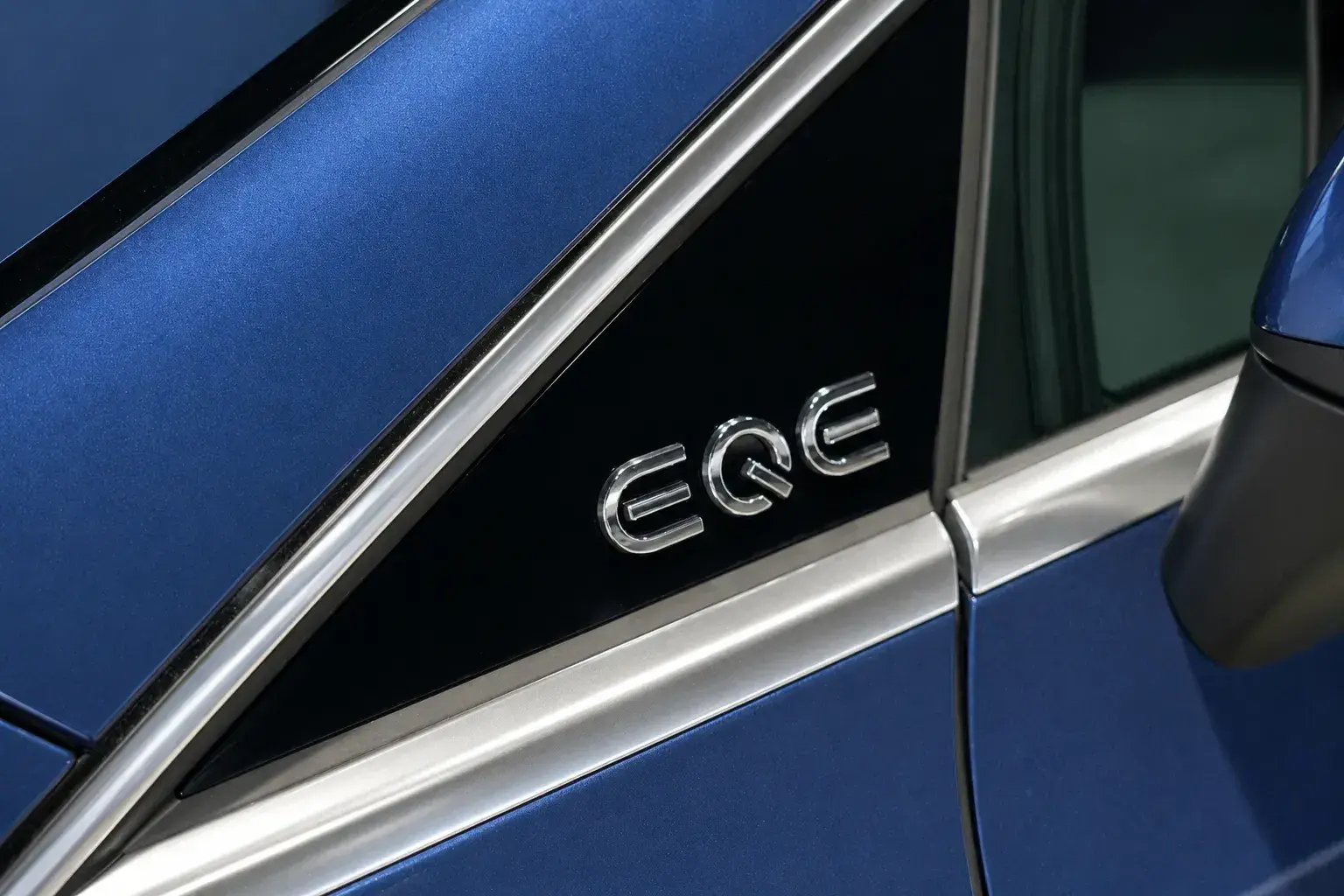 Mercedes-Benz EQE SUV 350+ 37
