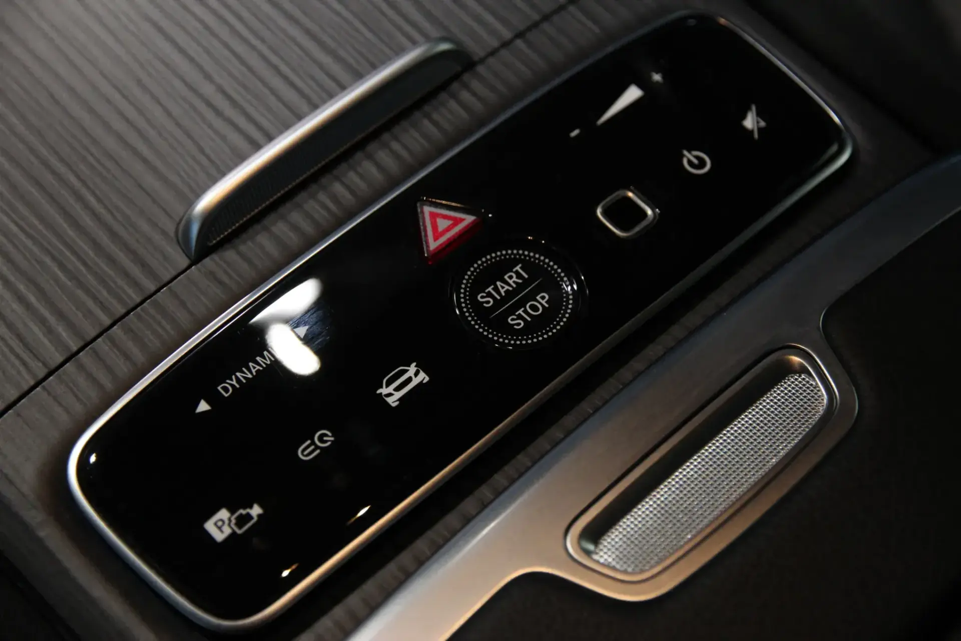 Mercedes-Benz EQE SUV 500 4Matic 14
