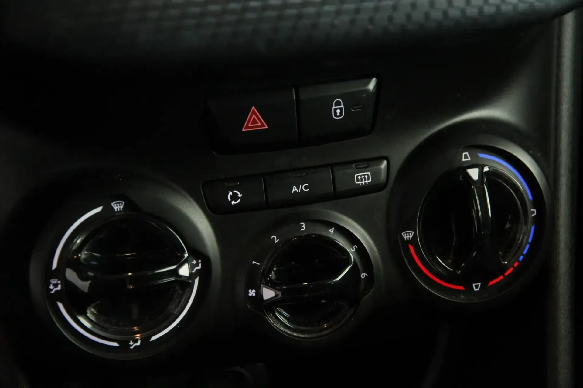 Peugeot 208 1.2 PureTech Style 5