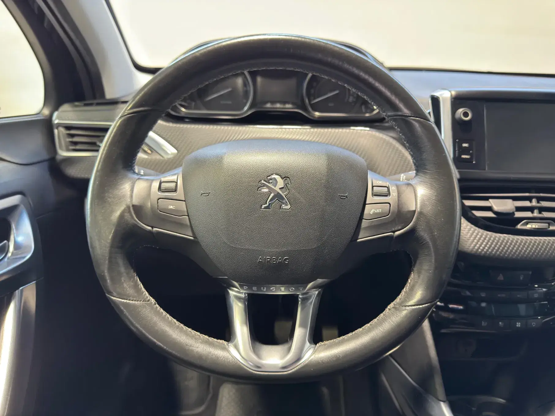 Peugeot 2008 1.2 PureTech Allure 6