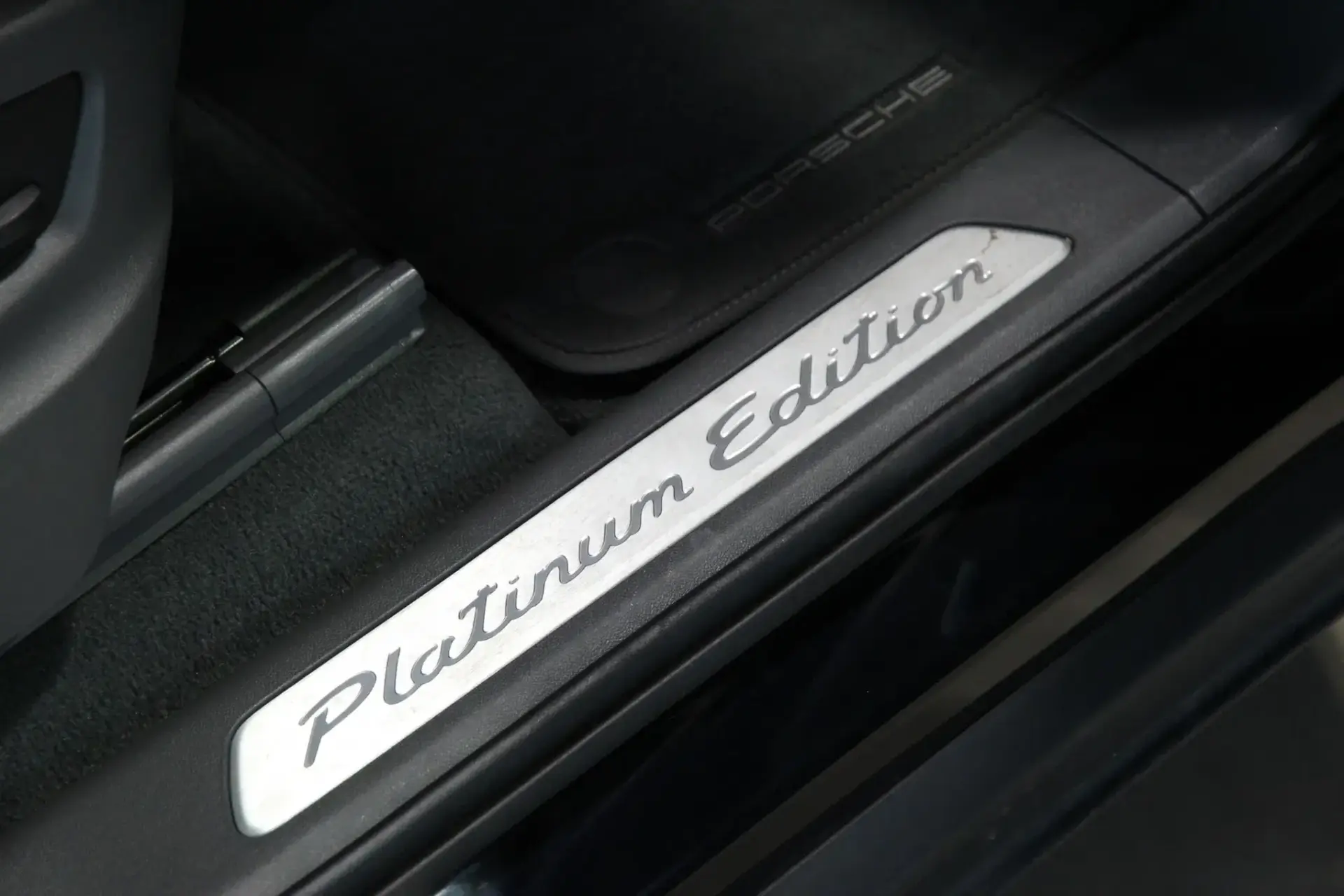 Porsche Cayenne E-Hybrid Platinum Edition 6