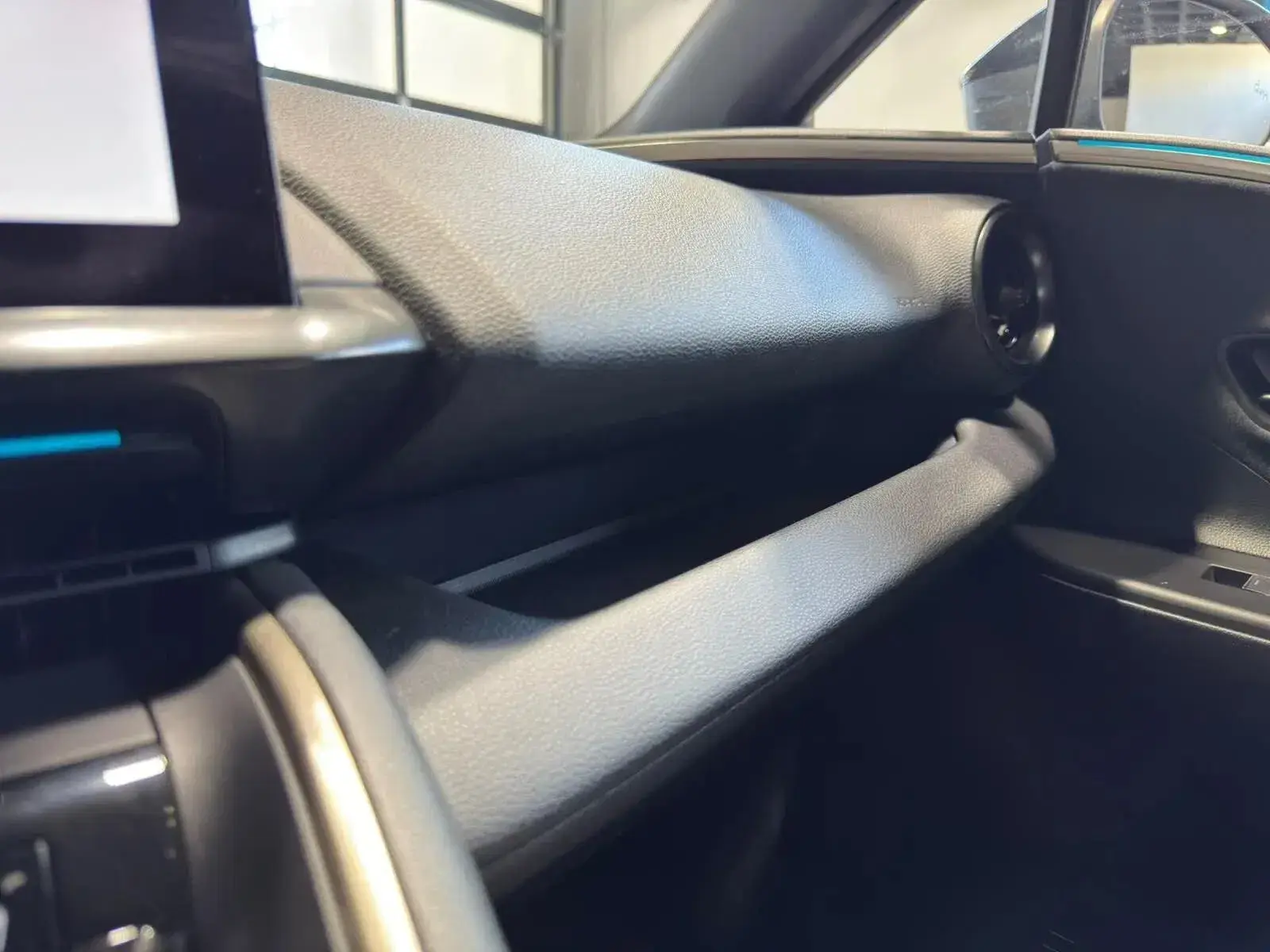 Toyota C-HR 1.8 Hybrid Square Collection 19