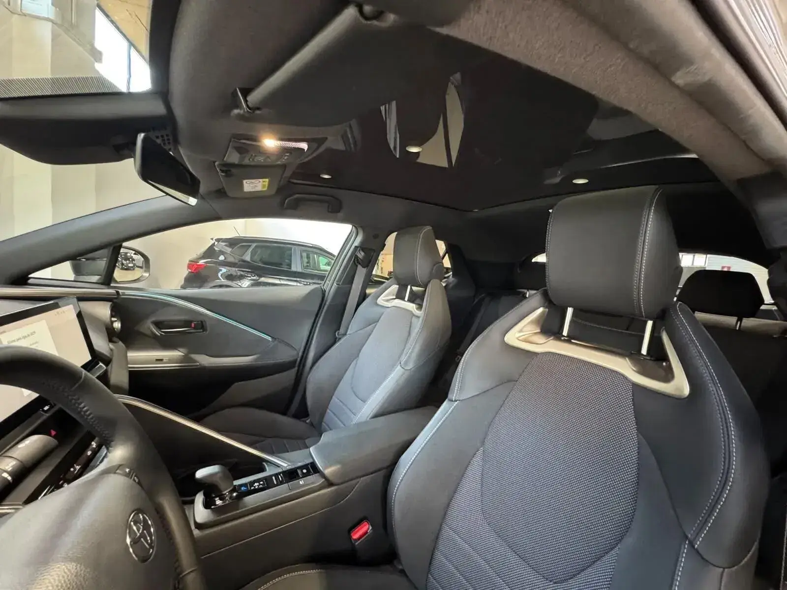 Toyota C-HR 1.8 Hybrid Square Collection 20
