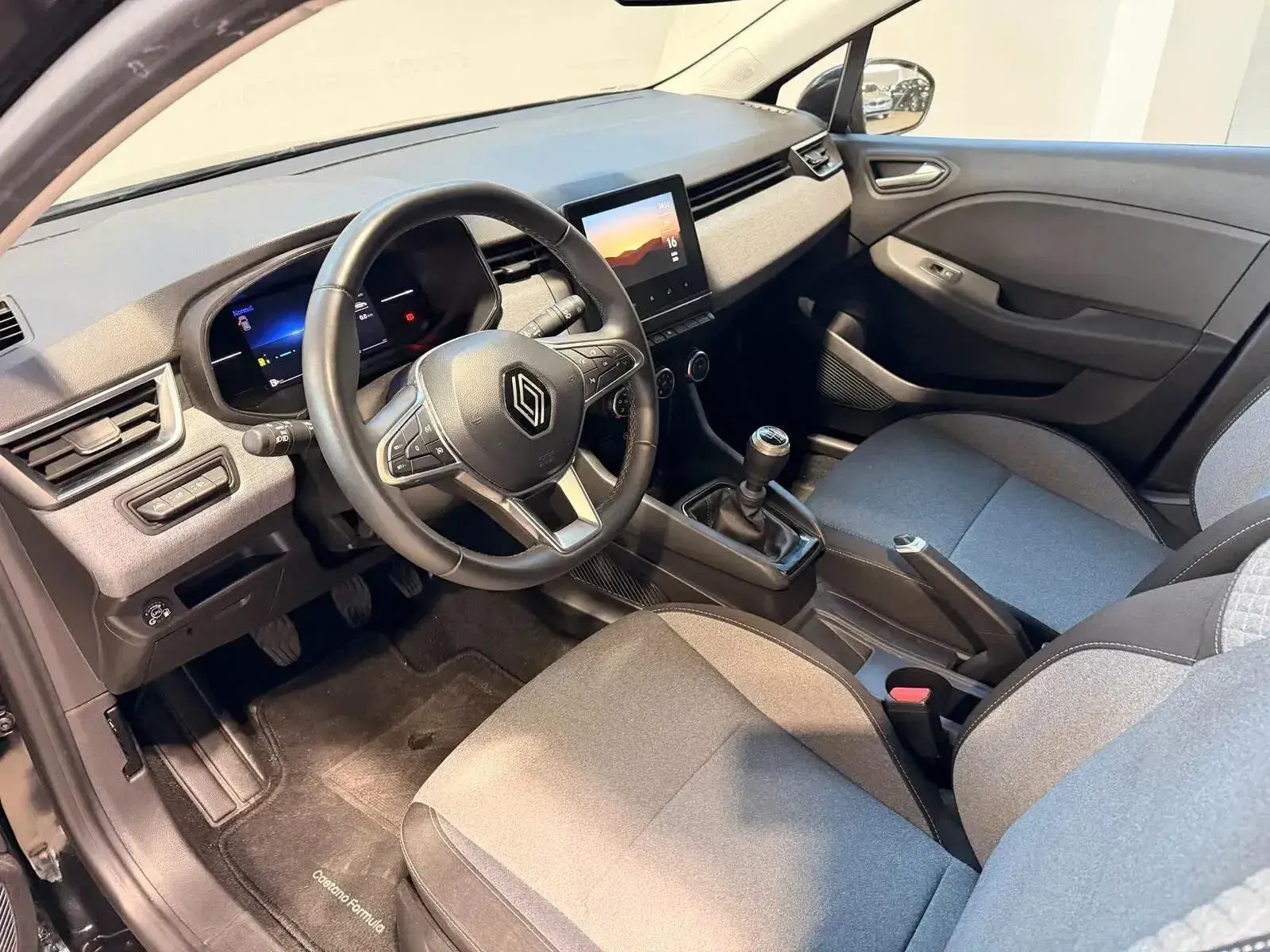Renault Clio 1.0 TCe Evolution Bi-Fuel 10
