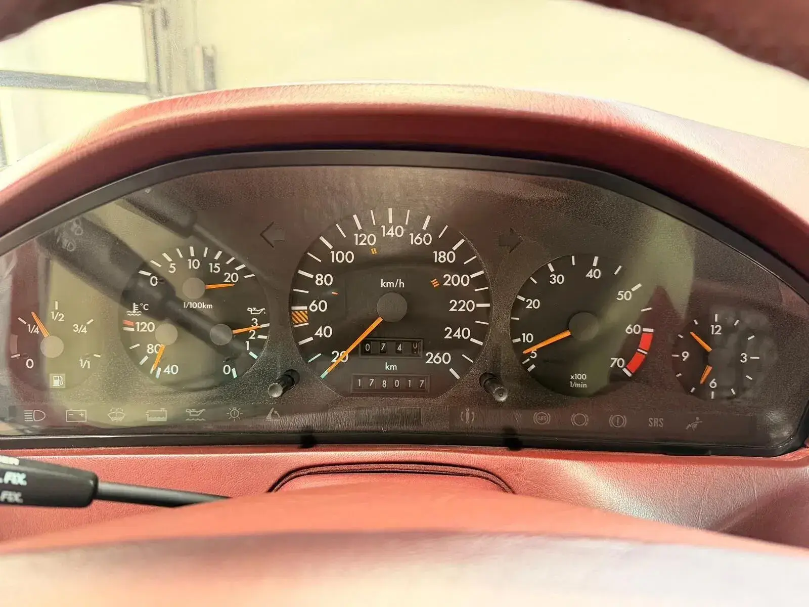 Mercedes-Benz SL 500 Standard 9