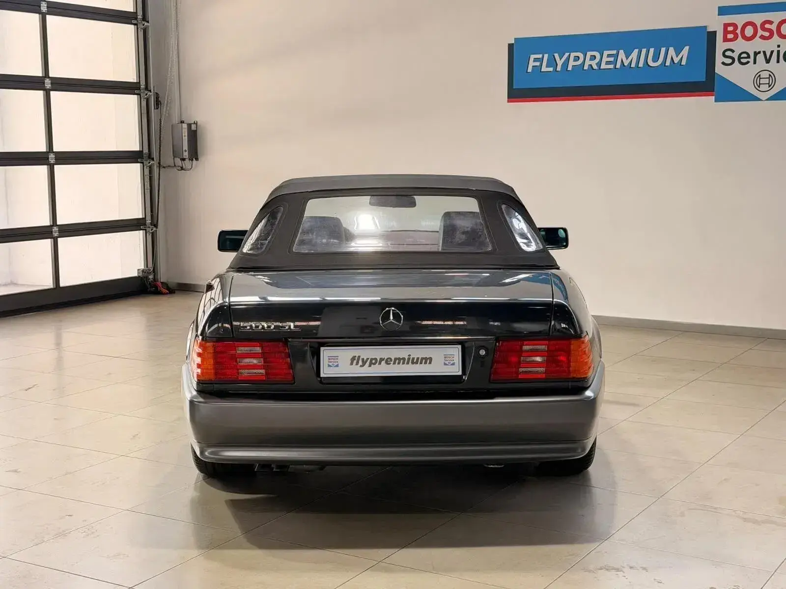 Mercedes-Benz SL 500 Standard 12