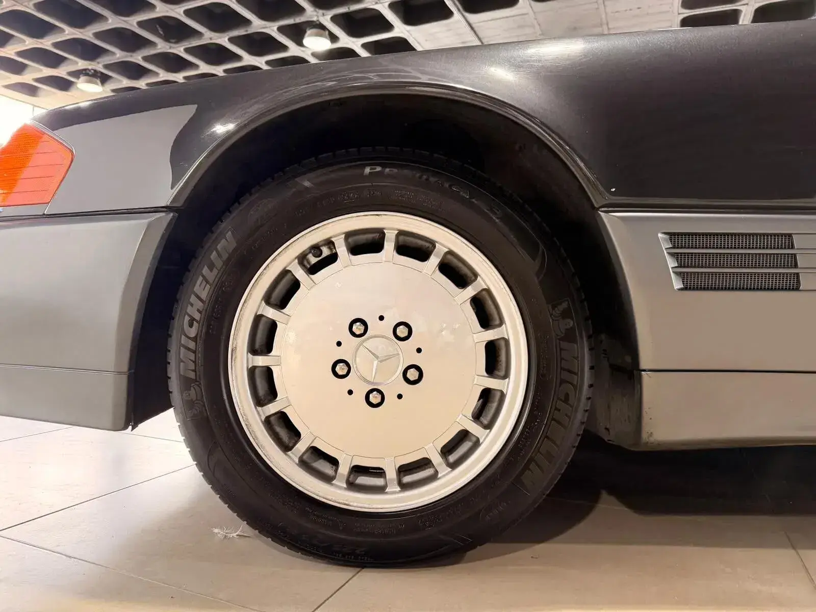 Mercedes-Benz SL 500 Standard 22