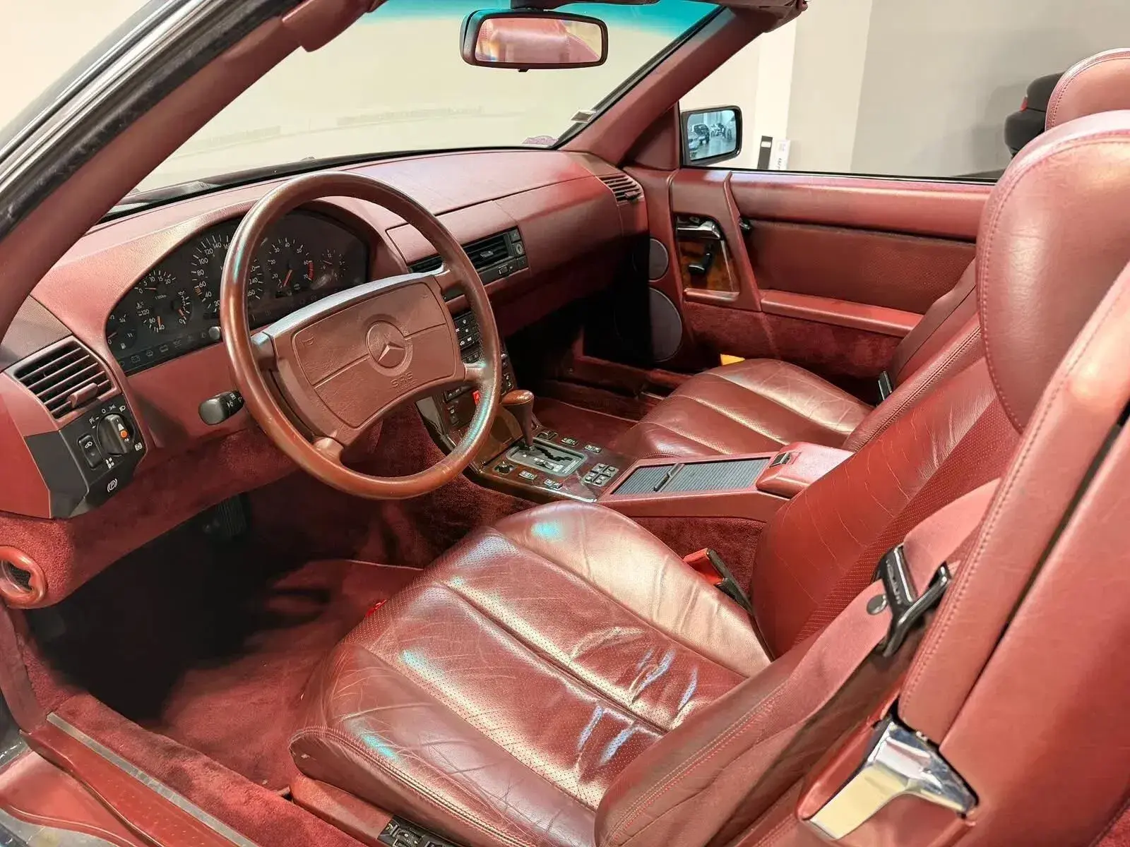 Mercedes-Benz SL 500 Standard 37