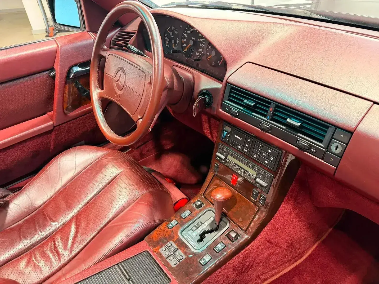 Mercedes-Benz SL 500 Standard 39