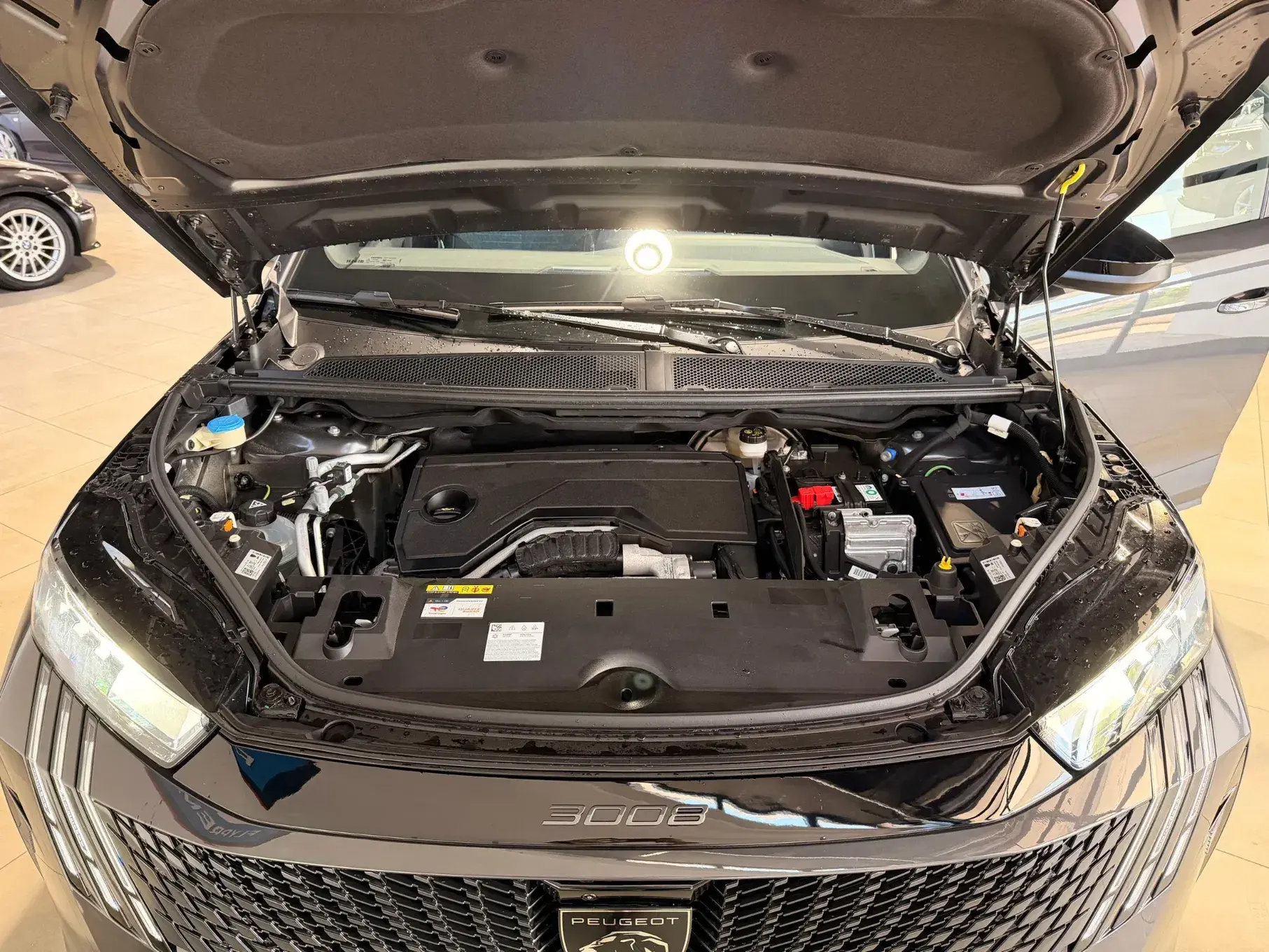 Peugeot 3008 1.2 Hybrid Allure Pack e-DCS6 31