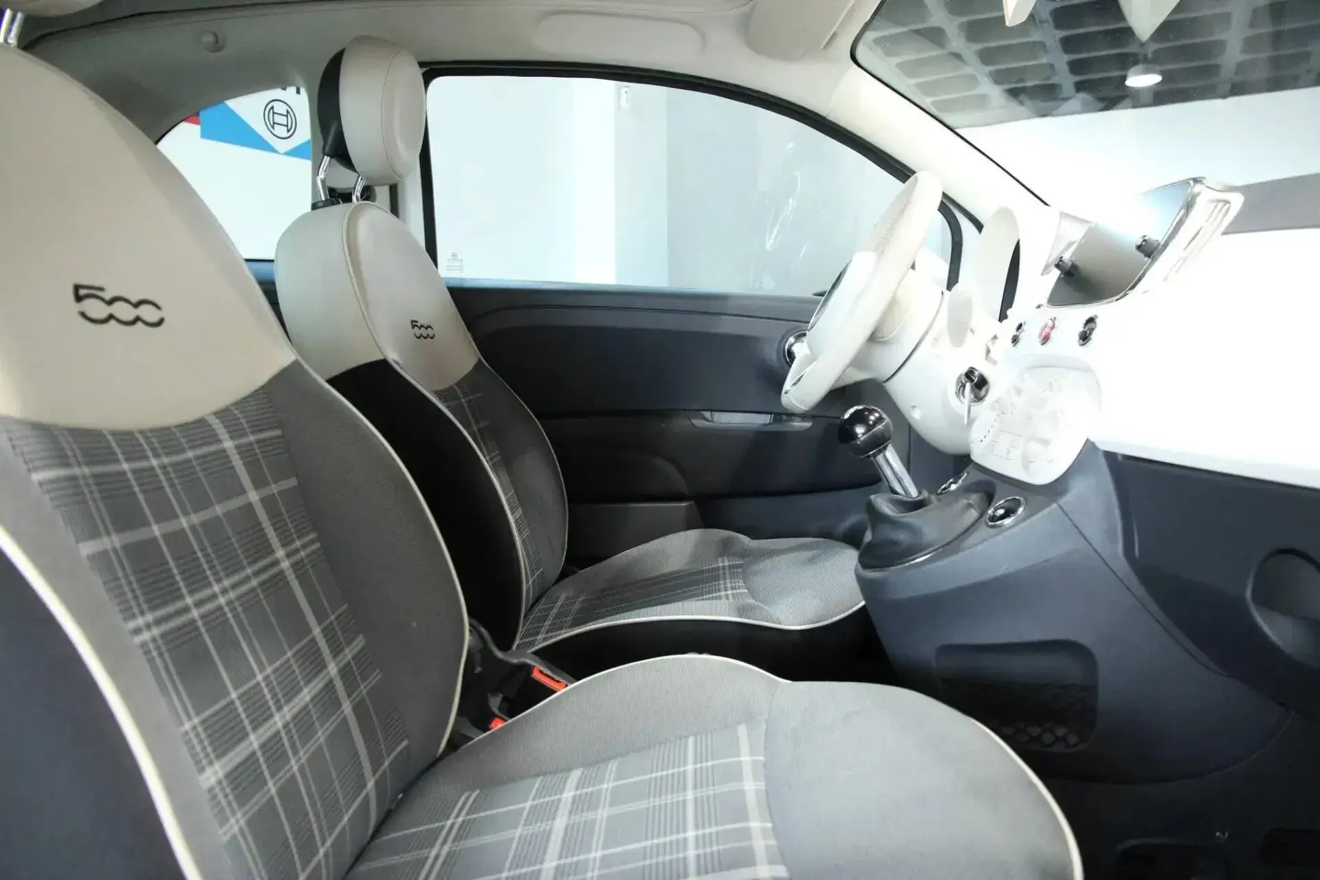 Fiat 500 1.0 Hybrid Lounge 8