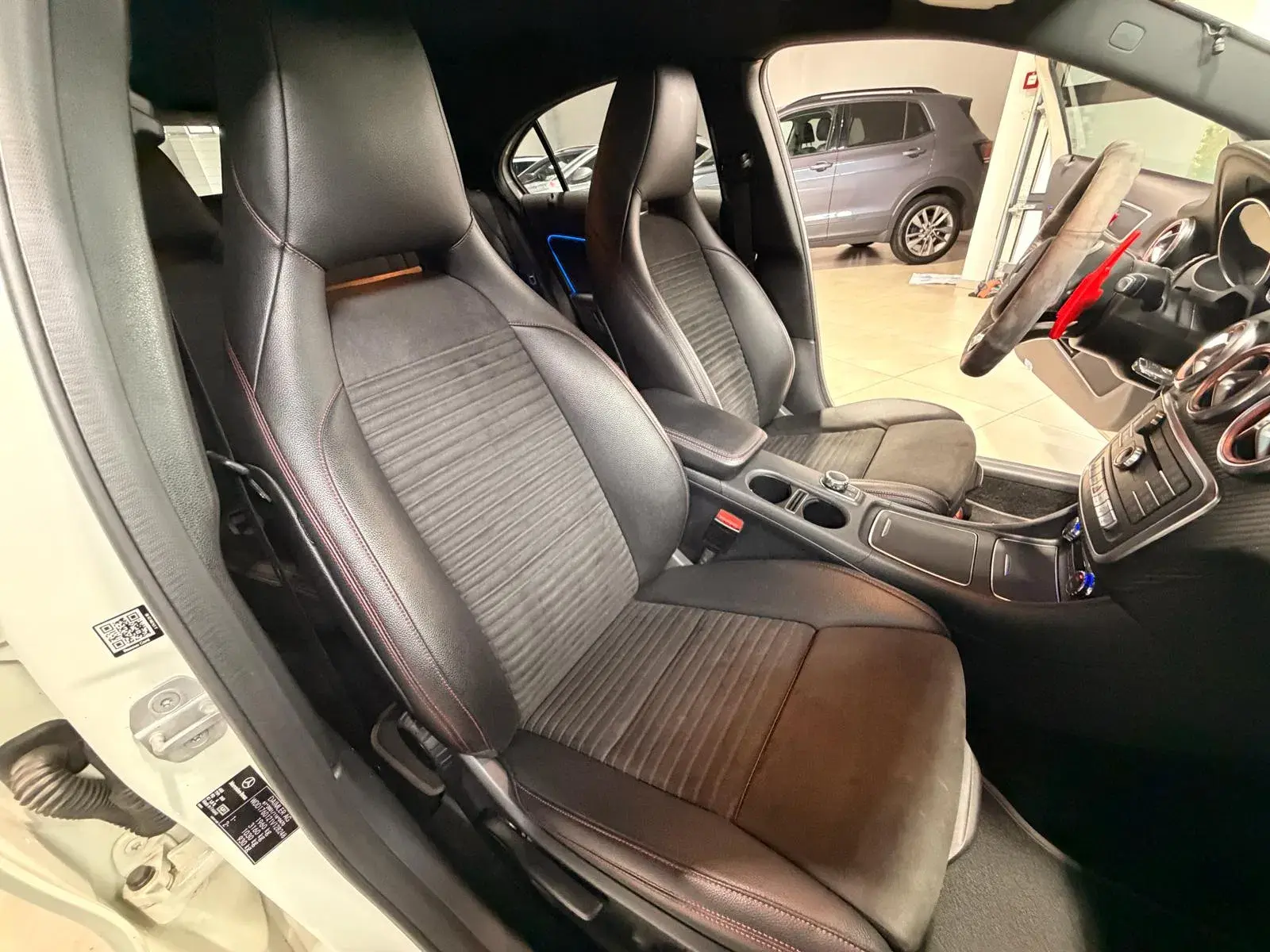 Mercedes-Benz A 180 d 7G-DCT AMG Line 2