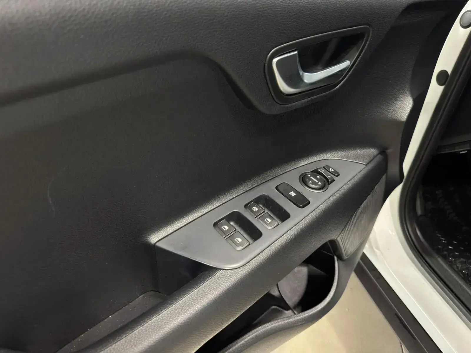 Kia Stonic 1.0 T-GDI Active 7DCT 32