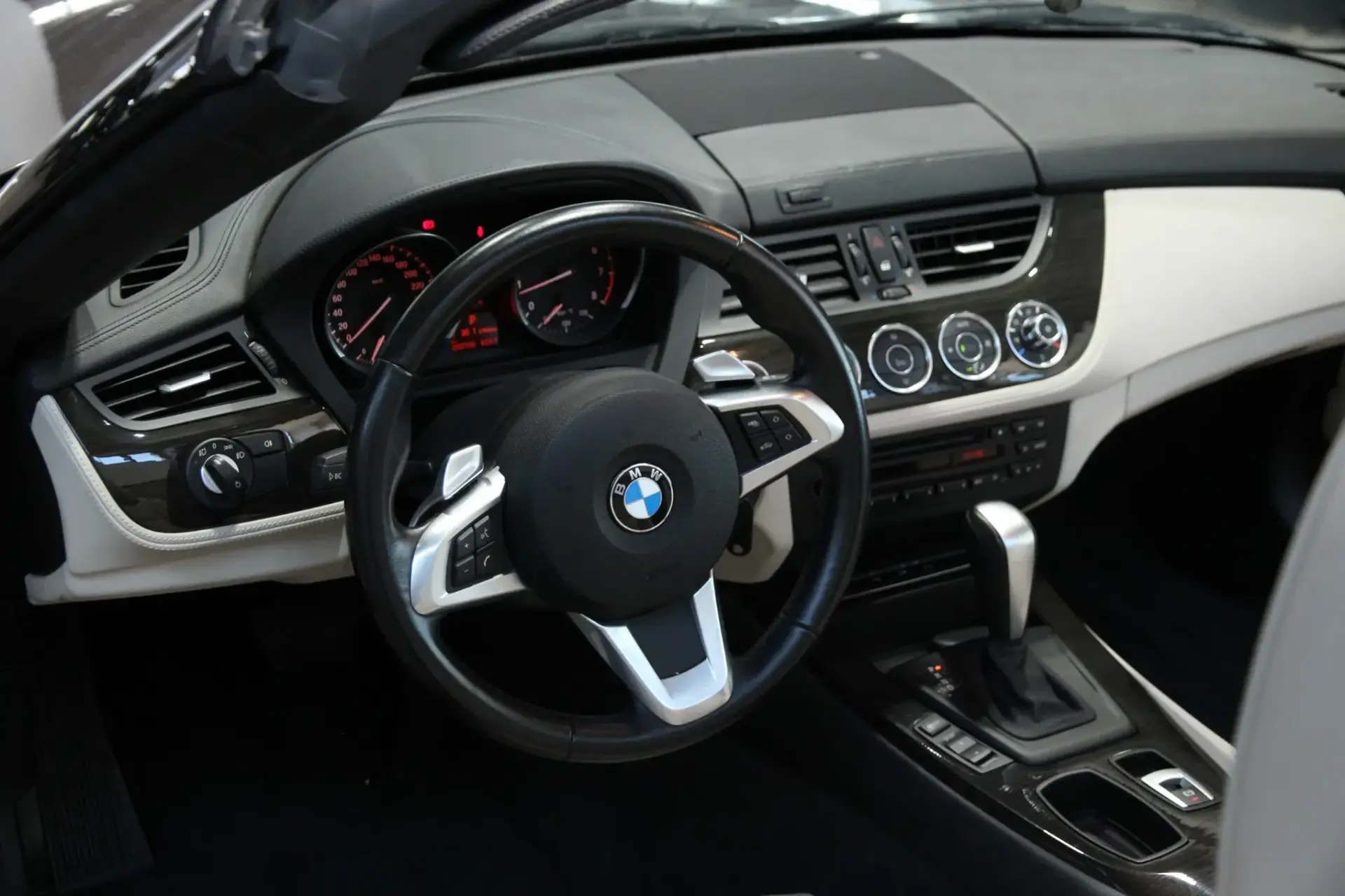 BMW Z4 23 i Auto 4