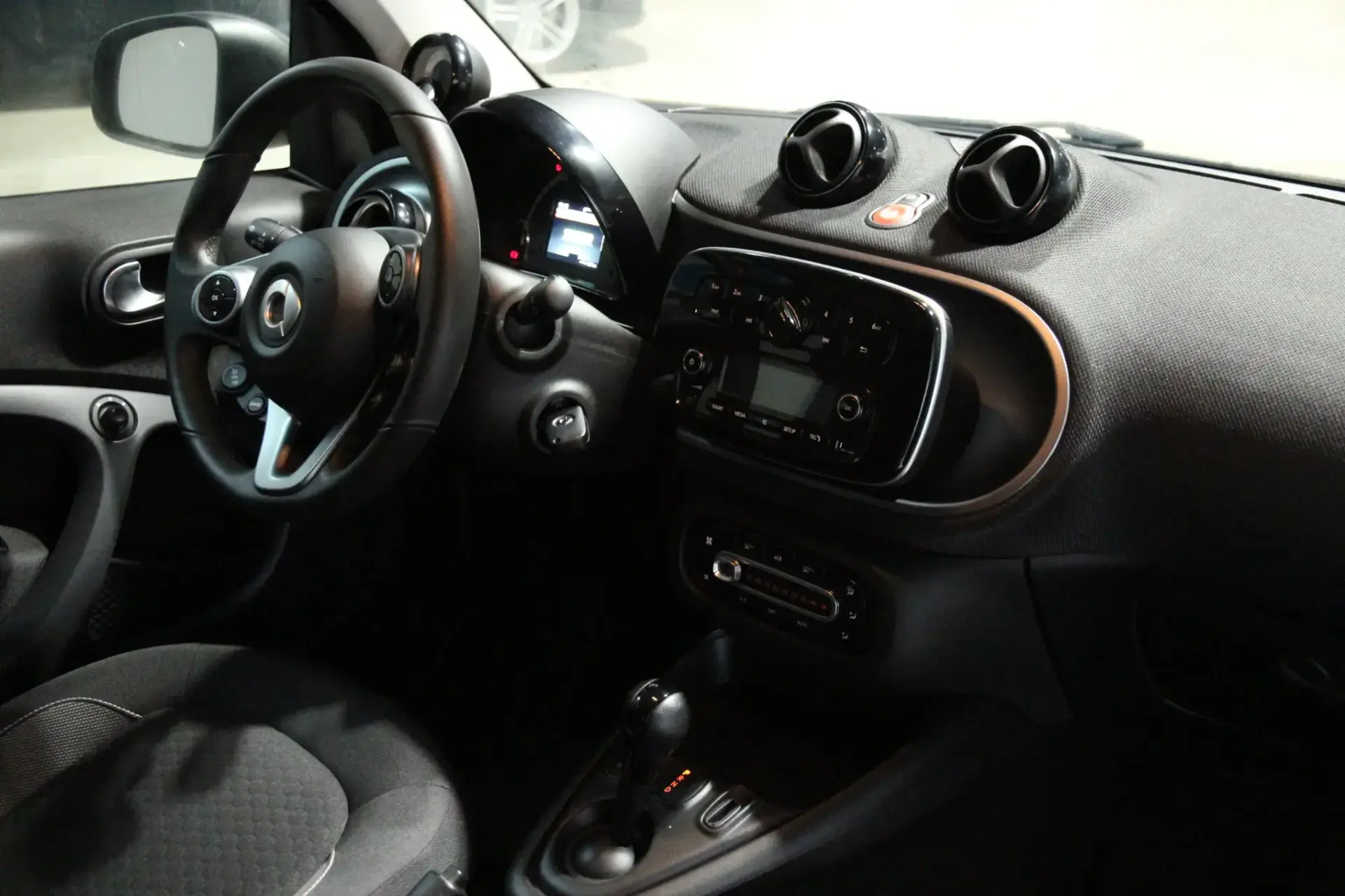 Smart ForTwo Coupé EQ passion 17