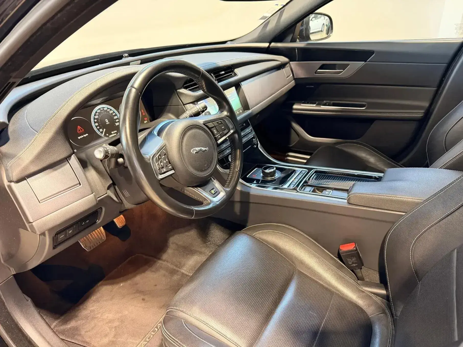 Jaguar XF Sportbrake 2.0 D R-Sport Aut. 35