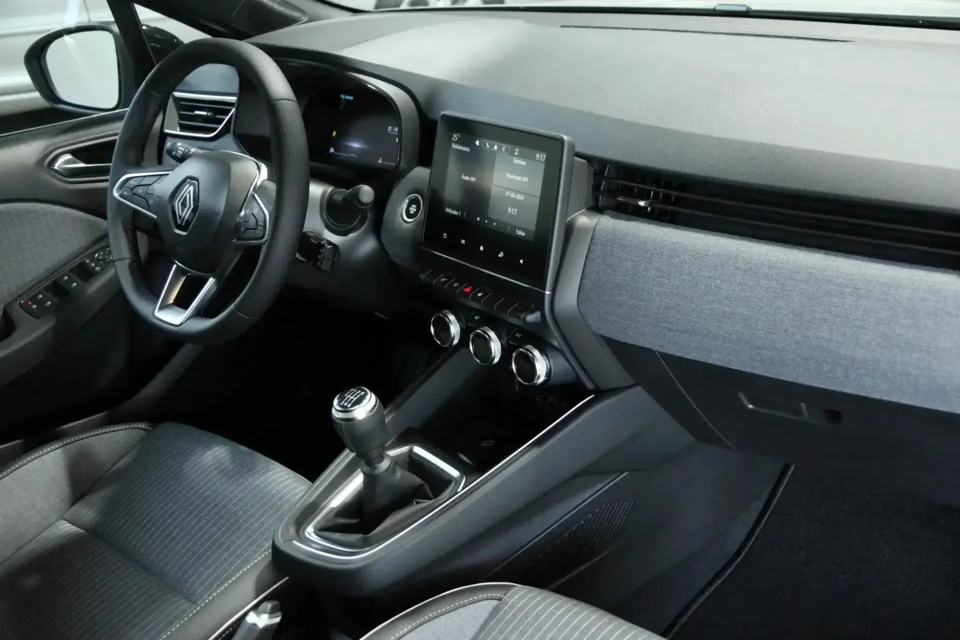 Renault Clio 1.0 TCe Techno Bi-Fuel 21
