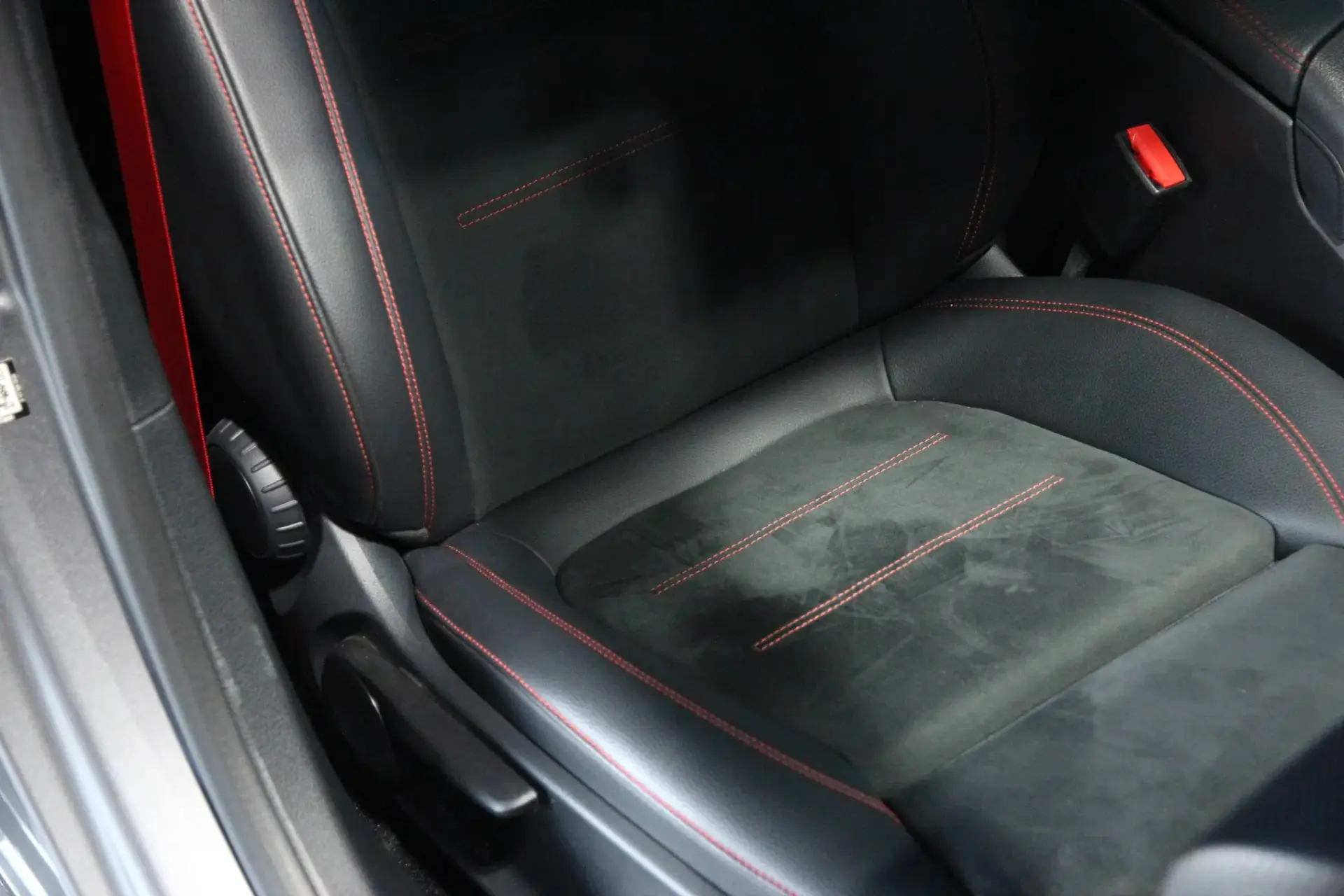 Mercedes-Benz A 35 AMG 4Matic Speedshift DCT 7G 6