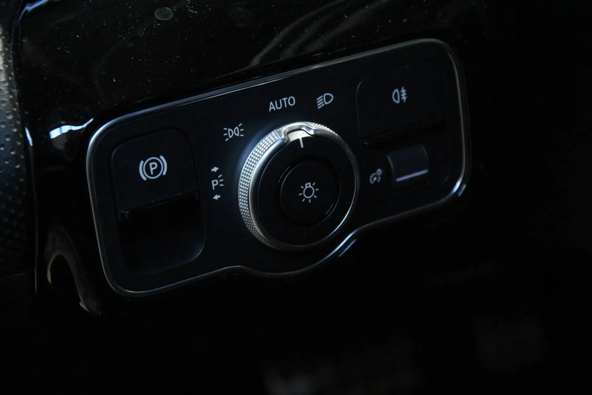 Mercedes-Benz A 35 AMG 4Matic Speedshift DCT 7G 10