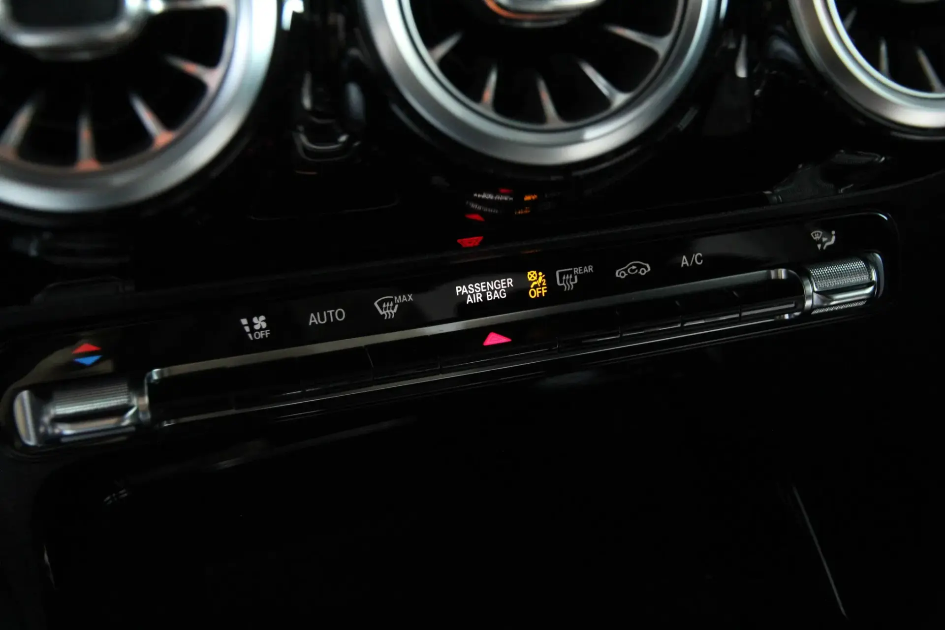 Mercedes-Benz A 35 AMG 4Matic Speedshift DCT 7G 11